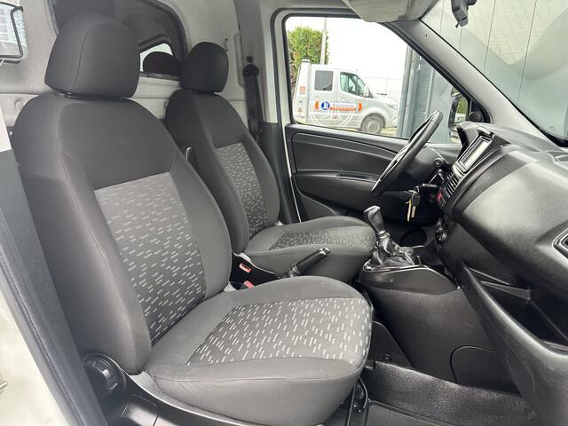 Opel COMBO 1.3 CDTi E6 / L2H1 / SPORT / 1e EIG. / BOTT INRICHTING / CRUISE / AIRCO / LICHTMETAAL