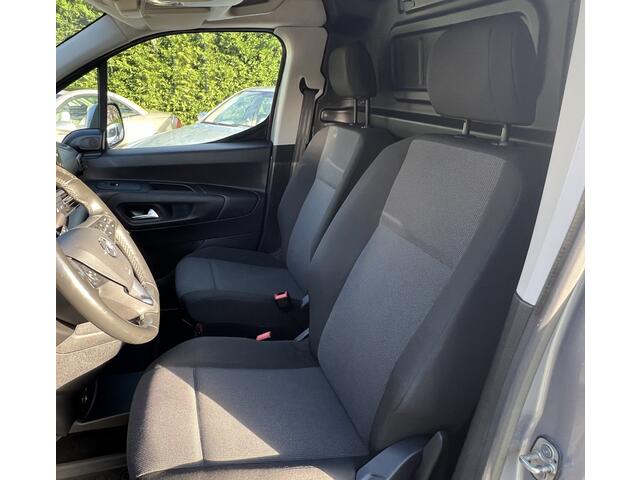 Opel COMBO 1.5D L2H1 Innovation + PDC V/A/TREKHAAK/NAVI/CRUISE CONTROL