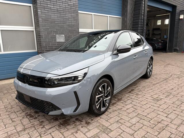 Opel CORSA 1.2 Turbo GS, 130 pk, panodak,navi via app.