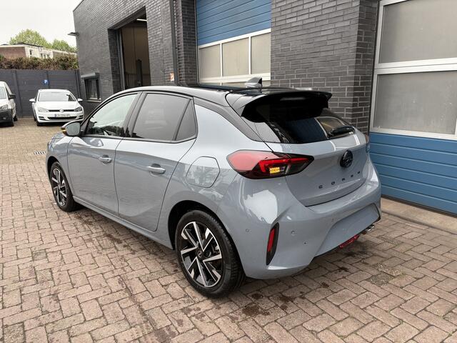 Opel CORSA 1.2 Turbo GS, 130 pk, panodak,navi via app.