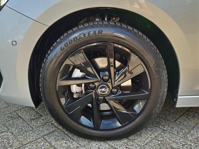 Opel CORSA GS 1.2 Turbo 100pk | LED MATRIX | BLACK PACK | STOEL- EN STUURVERWARMING | CAMERA | NAVI | ALL SEASON BANDEN | CLIMA |