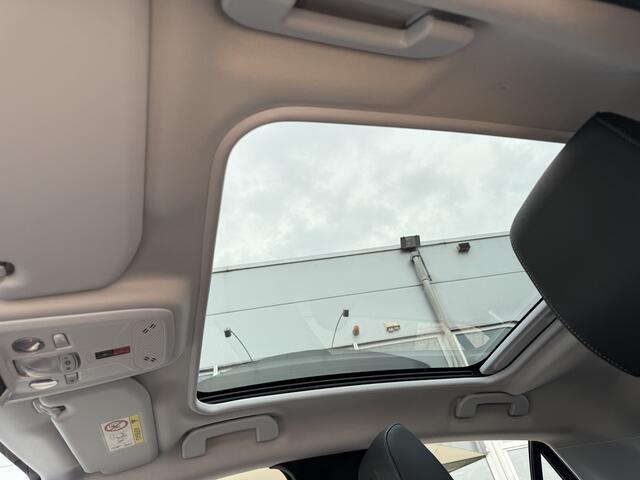 Opel CORSA 1.2 5-deurs Elegance Panoramadak, Navigatie, Comf.intr, LED verl, etc..