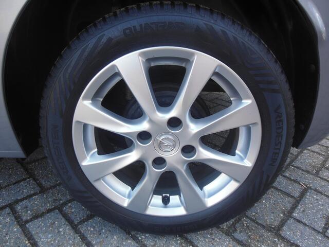 Opel CORSA 1.2 Edition Staat in De Krim