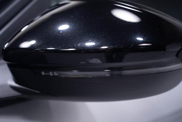 Opel CORSA 1.2 Elegance Apple carplay Camera Navi Clima Leder/stof PDC v+a