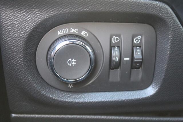 Opel CORSA 1.2 Turbo Hybrid GS Dodehoek detectie l Apple carplay / Android auto l Parkeercamera achter l Parkeersensoren voor en achter l Lane assist l VDL auto