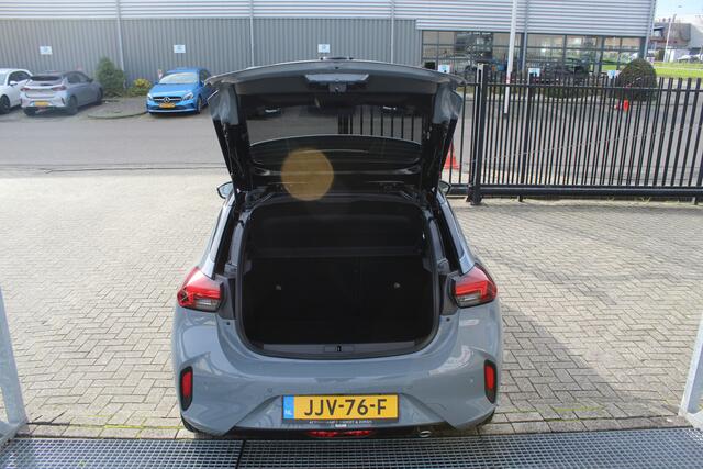 Opel CORSA 1.2 Turbo GS Camera achter/Two tone/Cruise control/Climate control/Startknop/App connect/Dode hoek sensor/Lane assist/Led voor en achter/Parkeersensoren voor en achter/Licht metalen velgen