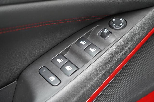 Opel Crossland 1.2 Turbo Level 4 Automaat | Sportstoelen | Trekhaak | Navigatie | 360 camera | Climate control | Cruise control