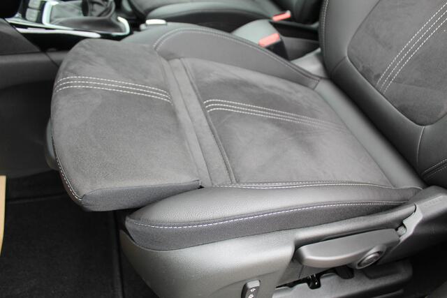 Opel Crossland 1.2 110 pk Turbo Elegance , Mooie hoge zit Climate control , Cruise control , AGR stoelen voor , Camera Navigatie , LM velgen , Parkeersensoren V+A