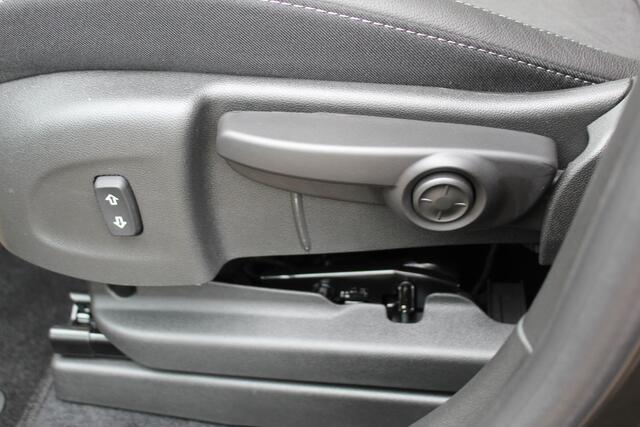 Opel Crossland 1.2 110 pk Turbo Elegance , Mooie hoge zit Climate control , Cruise control , AGR stoelen voor , Camera Navigatie , LM velgen , Parkeersensoren V+A