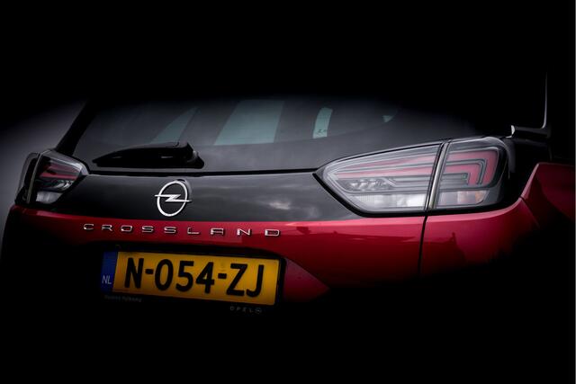 Opel Crossland 1.2 131 PK Turbo Elegance| 20.500 Km | Automaat | Two-Tone lak | N Model | | Trekhaak | Clima | Cruise | Pdc | 16 INCH LMV | Stoel Verwarming |