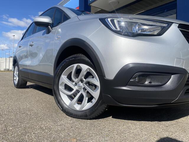 Opel Crossland X 1.2 Online Edition / NL-Auto / Nieuwe-Distributie / Dealer-Onderhouden / Apple-Carplay & Android-Auto / Cruise-Control / DAB Radio-Bluetooth / Trekhaak / Navi / PDC-Achter / 16'' LMV / All-Season / ENZ.