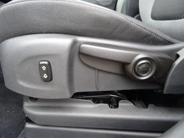 Opel Crossland X 1.2 T. INNOVATION CLIMA NAVI BLUETOOTH PDC LICHTMETAAL