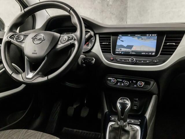 Opel Crossland X 1.2 Black Sport (APPLE CARPLAY, GROOT NAVI, 360 CAMERA, TREKHAAK, CLIMATE, SPORTSTOELEN, LM VELGEN, GETINT GLAS, CRUISE, DAB+, LED KOPLAMPEN, NIEUWSTAAT)