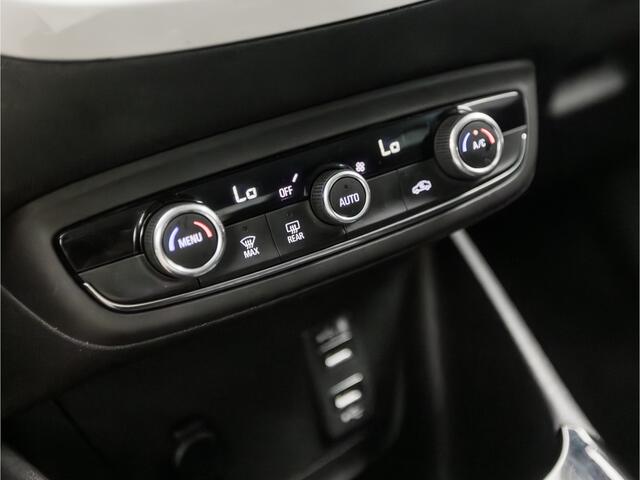 Opel Crossland X 1.2 Black Sport (APPLE CARPLAY, GROOT NAVI, 360 CAMERA, TREKHAAK, CLIMATE, SPORTSTOELEN, LM VELGEN, GETINT GLAS, CRUISE, DAB+, LED KOPLAMPEN, NIEUWSTAAT)