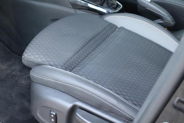 Opel Crossland X 1.2 Turbo Innovation | Trekhaak | Panorama Dak | Cruise Control | Climate Control | Navigatie |