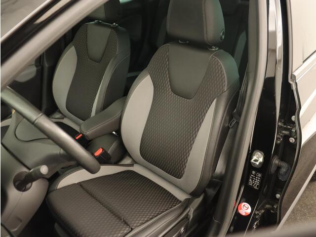 Opel Crossland X 1.2 Turbo Innovation | 44.100km NAP | Stoelverwarming | Camera | Trekhaak | Carplay | Dodehoek detectie | Navigatie | Keyless | Climate control | Cruise control | Park Assist | Full LED