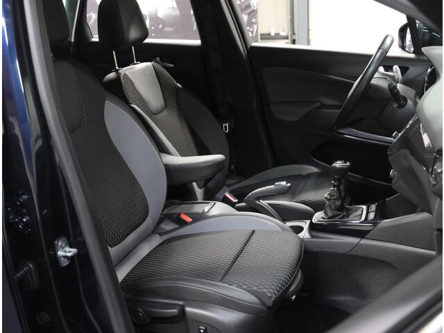 Opel Crossland X 110PK Innovation | AppleCarPlay/AndroidAuto | Camera | AGR stoelen | Armsteun | Dodehoekdetectie | Keyless | Navigatie | Climate Control | Cruise Control | Parkeersensoren |