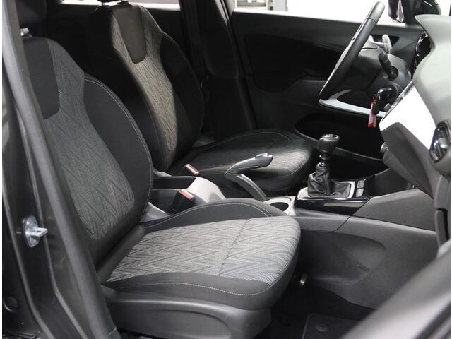 Opel Crossland X 110PK Edition 2020 | 1ste eigenaar | AppleCarplay/Android Auto | Trekhaak | Camera | Climate Control | LED lampen | Navigatie | 16"LMV | Two-Tone | Isofix | Privacy Glass | Parkeersensoren |