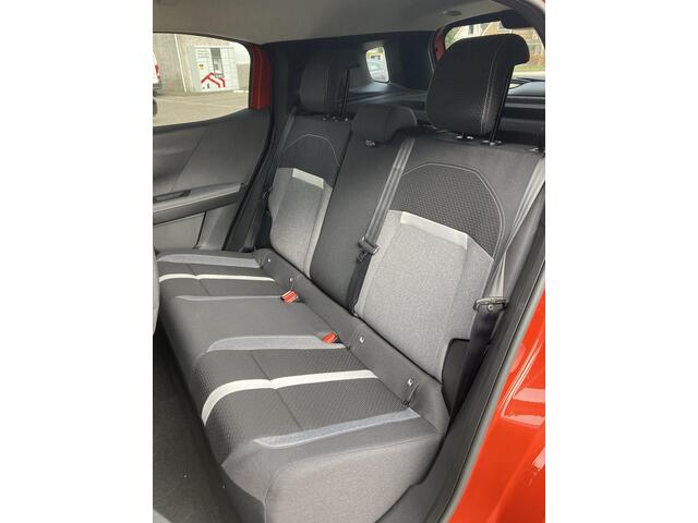 Opel FRONTERA Electric GS 44 kWh | NU IN DE SHOWROOM! | Navigatie | Achteruitrijcamera | Cruise Control | Parkeersensoren | Stoel/ stuurwiel/ voorruit verwarming | Zwart dak