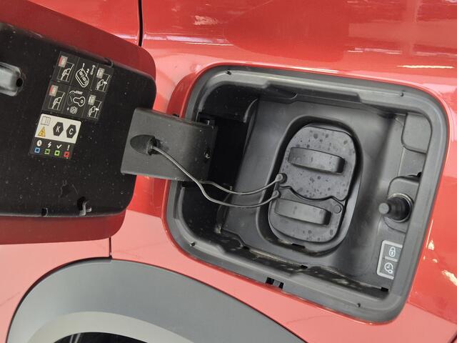 Opel FRONTERA Electric GS 44 kWh Navigatie | Achteruitrijcamera | Stoel/Stuurverwarming | Apple Carplay/Android Auto | Voorruitverwarming |