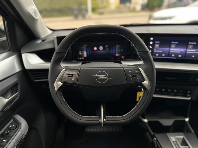 Opel FRONTERA 1.2 Turbo Hybrid GS 145OK Navi/Camera /stoel+stuur en Voorruitverwarming.