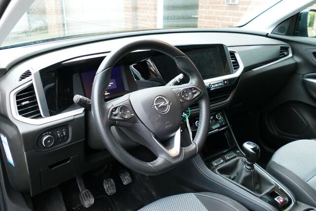 Opel Grandland 1.2 130pk Turbo Edition. Carplay/Android Navi, Clima, Cruise, 17"LMV, Haak 1400kg