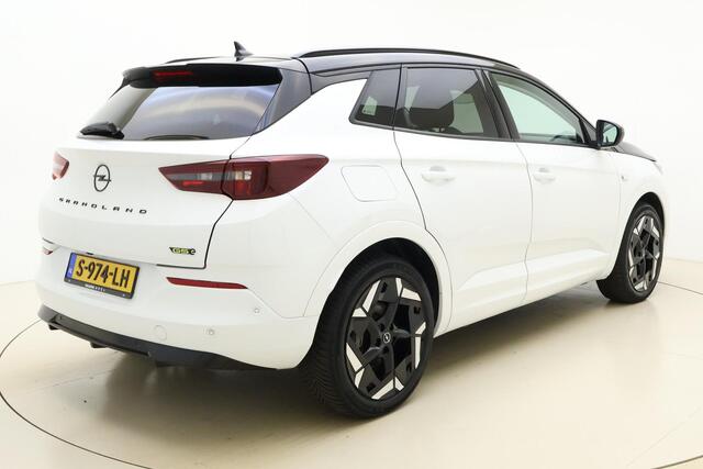 Opel Grandland 1.6 Turbo Plug-In Hybrid 300 pk 4x4 GSe | ECC | Winterpakket | Electrische Achterklep | Night vision | Camera | zeer compleet |