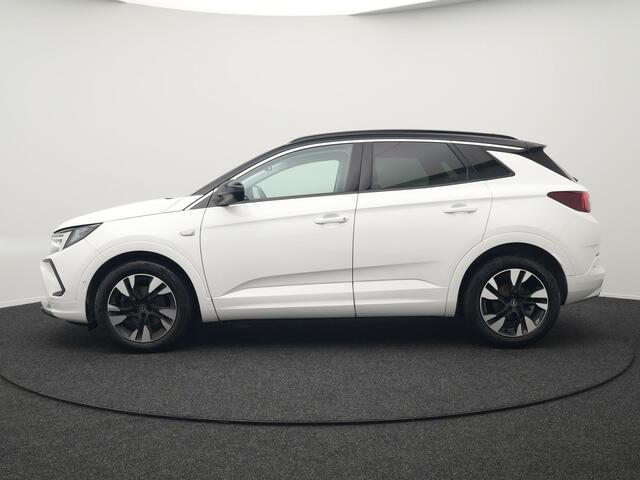 Opel Grandland Turbo Business Elegance 131pk | Camera | Cruise Control | Lederen Sportstoelen Verwarmd | Park Assist | Apple Carplay | Verwarmd Stuur | Navigatie | Virtual | DAB |