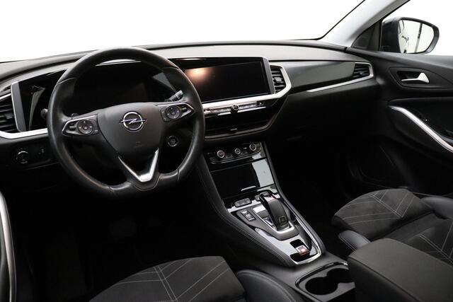 Opel Grandland 1.2 Turbo Level 4 130 PK Automaat | Navigatie | Climate control | Trekhaak | Camera | Alcantara bekleding | Dakrails | Lichtmetalen velgen | Stoel & Stuurverwarming