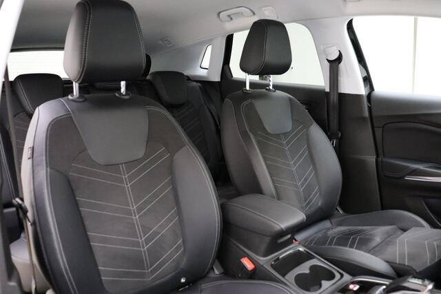 Opel Grandland 1.2 Turbo Level 4 130 PK Automaat | Navigatie | Climate control | Trekhaak | Camera | Alcantara bekleding | Dakrails | Lichtmetalen velgen | Stoel & Stuurverwarming