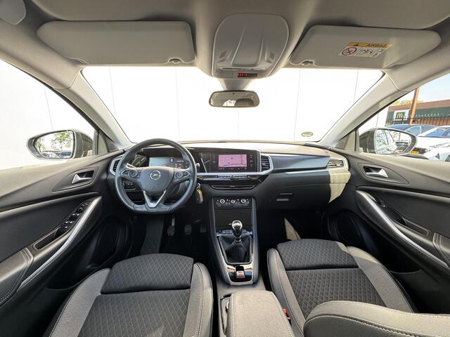 Opel Grandland 1.2 Turbo GS Line Voorruitverwarming / Stoelverwarming / Stuurverwarming / Achteruitrijcamera / Cruise control / All season banden/ apple carplay en android auto