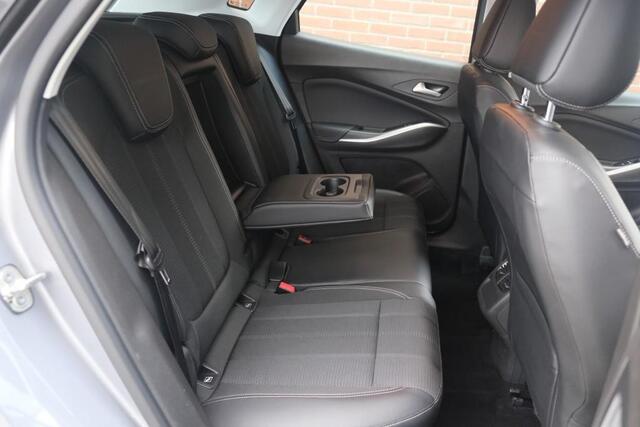 Opel Grandland 1.2 Turbo 130pk GS | Navi | App Connect | Climate | Cruise | Camera | Blind Spot | Winter Pakket