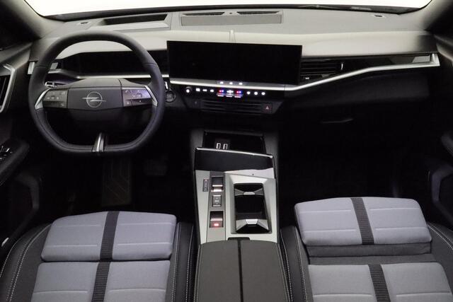 Opel Grandland 1.6 Turbo Plug-in-Hybrid GS | 7.4 KW boardlader | Rondomzicht camera | LED matrix | 20'' lichtmetalen velgen | Panoramadak | AGR stoel | Elektrische achterklep