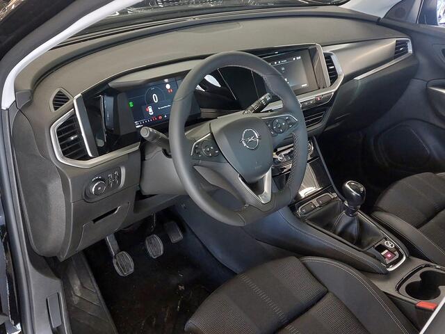 Opel Grandland 1.2 Turbo 130PK Elegance 10.000KM!!! BTW Auto | Climate Control | AGR-Sportstoelen | Stuurverwarming + Stoelverwarming+ voorruitverwarming | Navigatie By App| Apple Car play/Android Auto | |Cruise | 17"LM-Velgen | PDC | LED Verlichting | Digitaal Dashboa