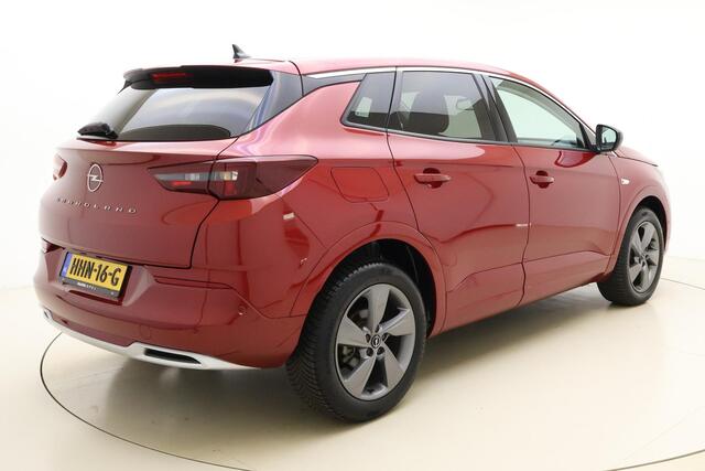 Opel Grandland 1.2 Turbo Level 3 | Navigatie via Carplay | Climate control | Keyless | Camera | Lichtmetalen velgen | Stuurverwarming | Getint glas | Electrische achterklep