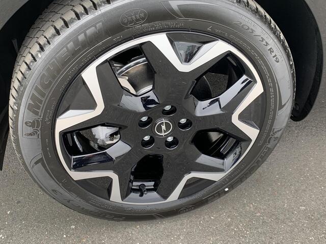 Opel Grandland 1.2T 130 AUTOMAAT BUSINESS ELEGANCE NAVI/CAMERA/TREKH.