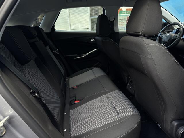 Opel Grandland 1.6 Turbo Plug-In Hybrid GS GRATIS Afleverpakket! | Apple Carplay | Voorstoelen Verwarmd |