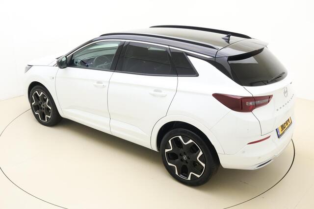 Opel Grandland 1.2 Turbo Ultimate 130pk Automaat | Achteruitrijcamera | Alcantara bekleding | Climate Control | Navigatie | Adaptive Cruise control | Stoel + stuurwielverwarming | Elektrische achterklep | Voorruitverwarming
