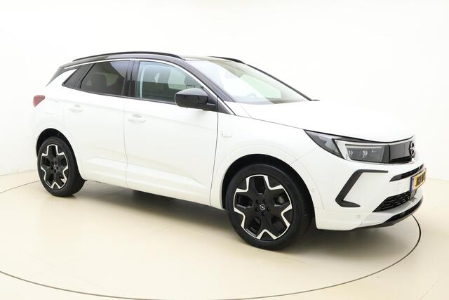 Opel Grandland 1.2 Turbo Ultimate 130pk Automaat | Achteruitrijcamera | Alcantara bekleding | Climate Control | Navigatie | Adaptive Cruise control | Stoel + stuurwielverwarming | Elektrische achterklep | Voorruitverwarming