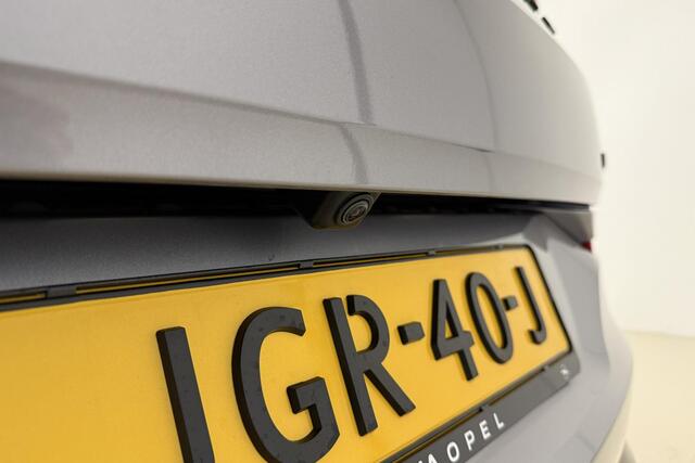 Opel Grandland 1.6 Turbo Plug-In Hybrid 4x4 GSE | ECC | Navigatie | Winter Pakket | Parkpilot | Black Pakket | Elektrisch Pakket | 18" LM-Velgen