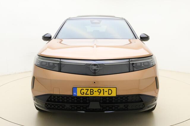 Opel Grandland Electric GS 73 kWh | Navigatie | Glazen schuif/kanteldak | AGR Stoelen | Zwart dak | Keyless | Stoel & Stuurverwarming | Adaptive Cruise control