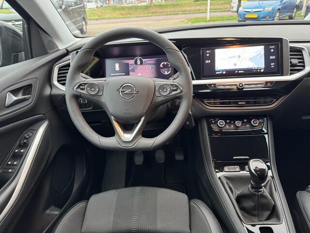 Opel Grandland 1.2 Turbo GS Geheel rijklaar en als nieuw! | Camera | 18" | Navi | Carplay | Full LED | AGR Stoelen | Incl. beurt en garantie!