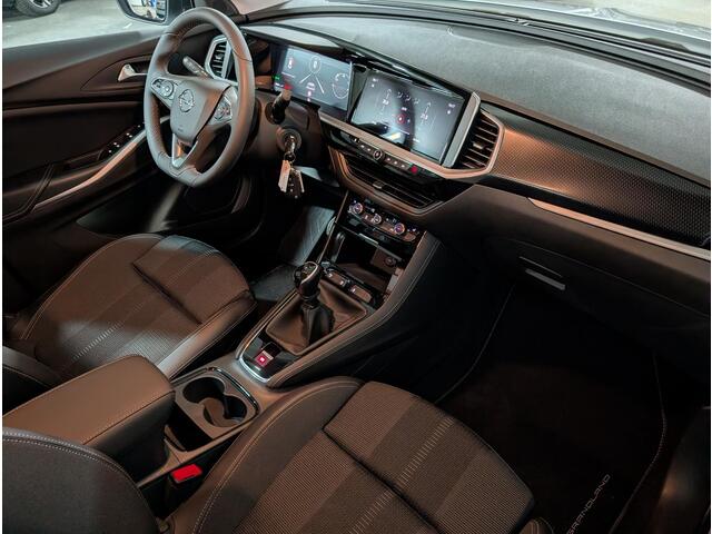 Opel Grandland GS 1.2 Turbo 130pk | ALL SEASON BANDEN | AGR-STOELEN | 360° CAMERA | STOEL + STUURVERWARMING | DODEHOEKBEWAKING | NAVI | ISOFIX |