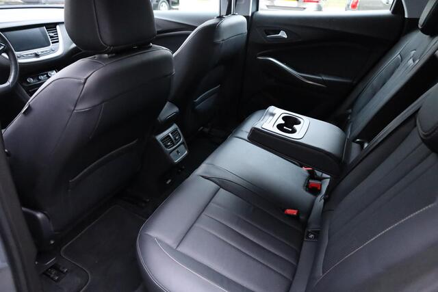 Opel Grandland X 1.2 Turbo LEER+MEMORY STOELKOELING/VERWARMING CAMERA DAB CARPLAY STUURVERWARMING NAVI 2xPDC DUO-TONE 18"LMV
