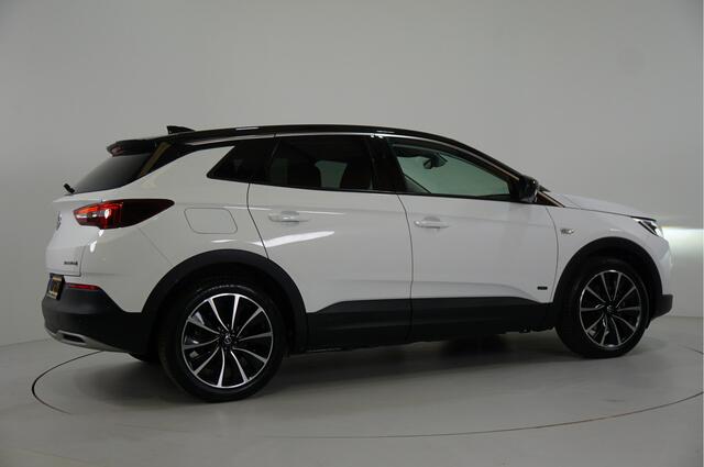 Opel Grandland X 1.6 Turbo Hybrid4 Innovation 300pk | Leer | Camera | Stl. verw. | Dodehoek | Navi |