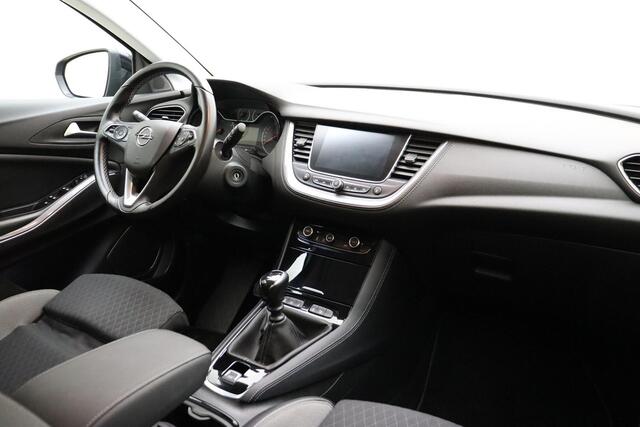 Opel Grandland X 1.2 Turbo Business + | Navigatie pakket | Climate control | Camera achter | AGR stoelen | Cruise-control |