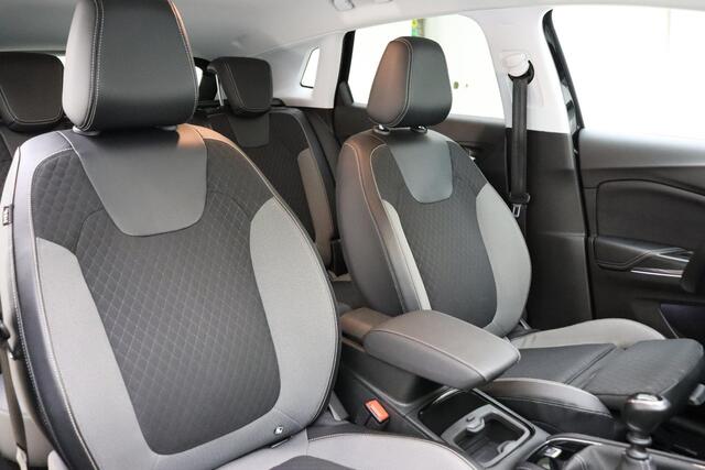 Opel Grandland X 1.2 Turbo Business + | Navigatie pakket | Climate control | Camera achter | AGR stoelen | Cruise-control |