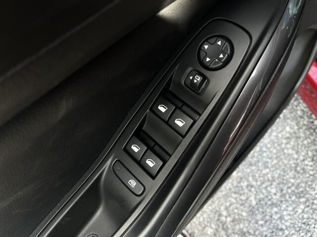 Opel Grandland X 1.6 Turbo Hybrid Business Elegance // FULL LED // KEYLESS // NAVI+CARPLAY // CAMERA+SENSOREN // ELEK. ACHTERKLEP // STOELVERWARMING //