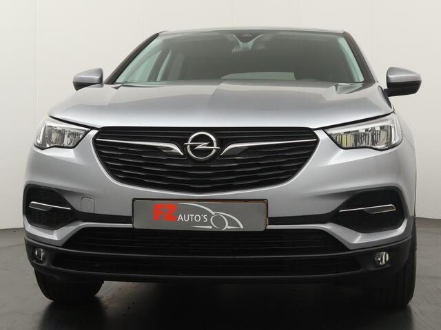 Opel Grandland X 1.2 Turbo Business Executive - Navigatie - Climate Control - LED koplampen