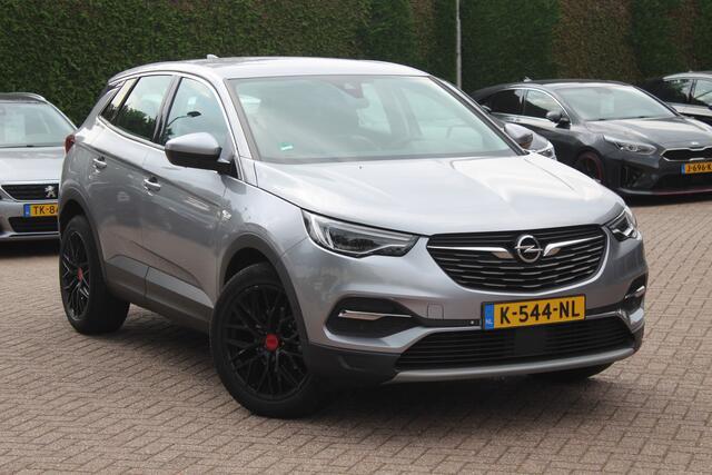 Opel Grandland X 1.2 Turbo Edition / Camera / Apple CarPlay / Keyless / 18'' / Stuurverwarming / Stoelverwarming / DAB / Elektr. achterklep / Cruise Control